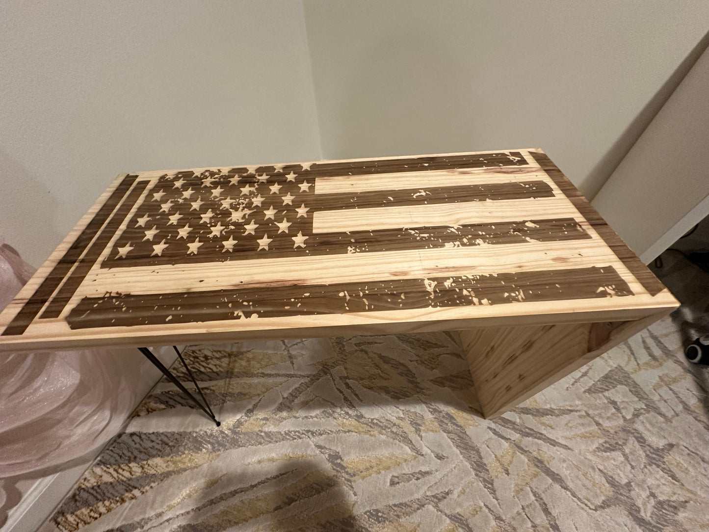 Handmade US Flag Bullet Table – Wooden Patriotic Furniture | Rustic American Coffee Table