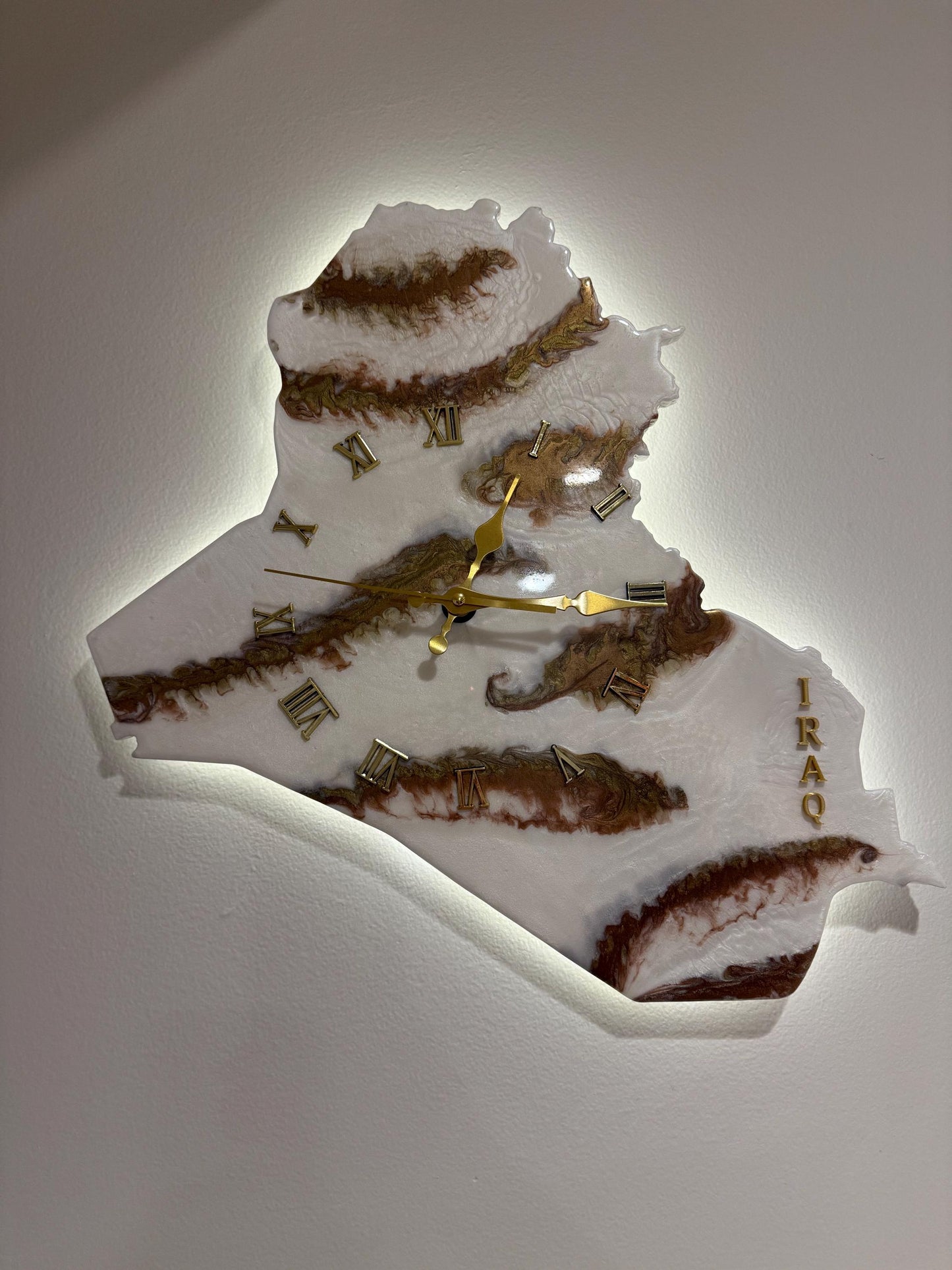 Exquisite customized Country Epoxy Clock