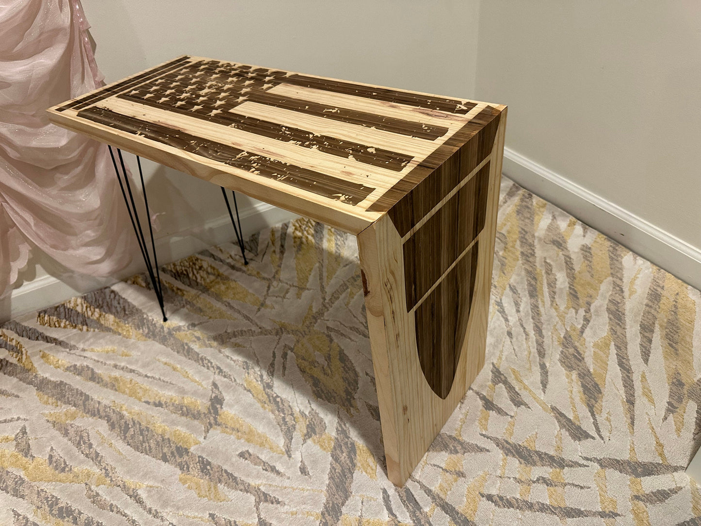 Handmade US Flag Bullet Table – Wooden Patriotic Furniture | Rustic American Coffee Table