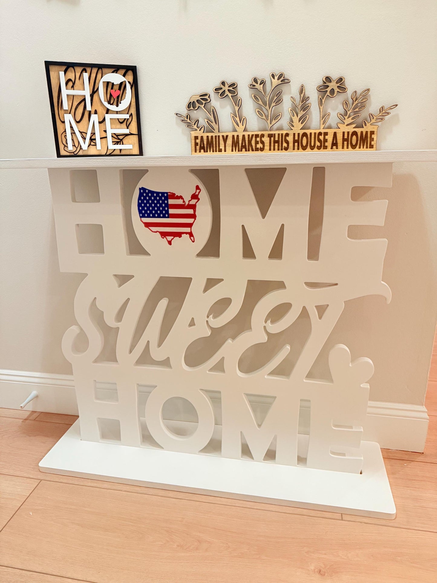 USA Entry table decor