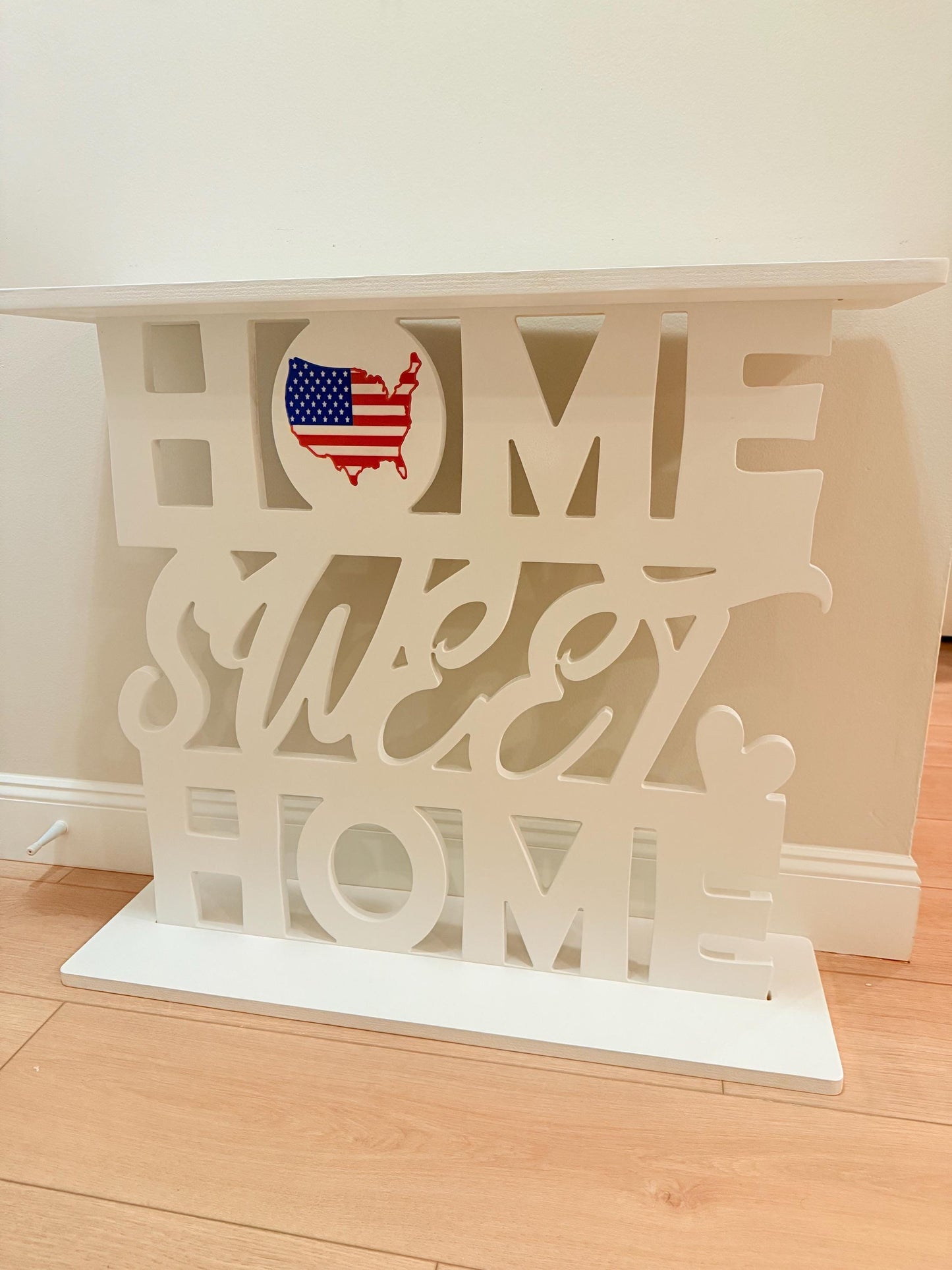 USA Entry table decor