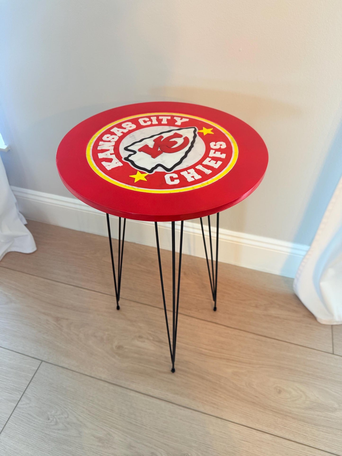 Handmade Kansas City Chiefs Side Table – 3D Logo | Perfect Christmas Gift for NFL Fans | FREE SHIPPING