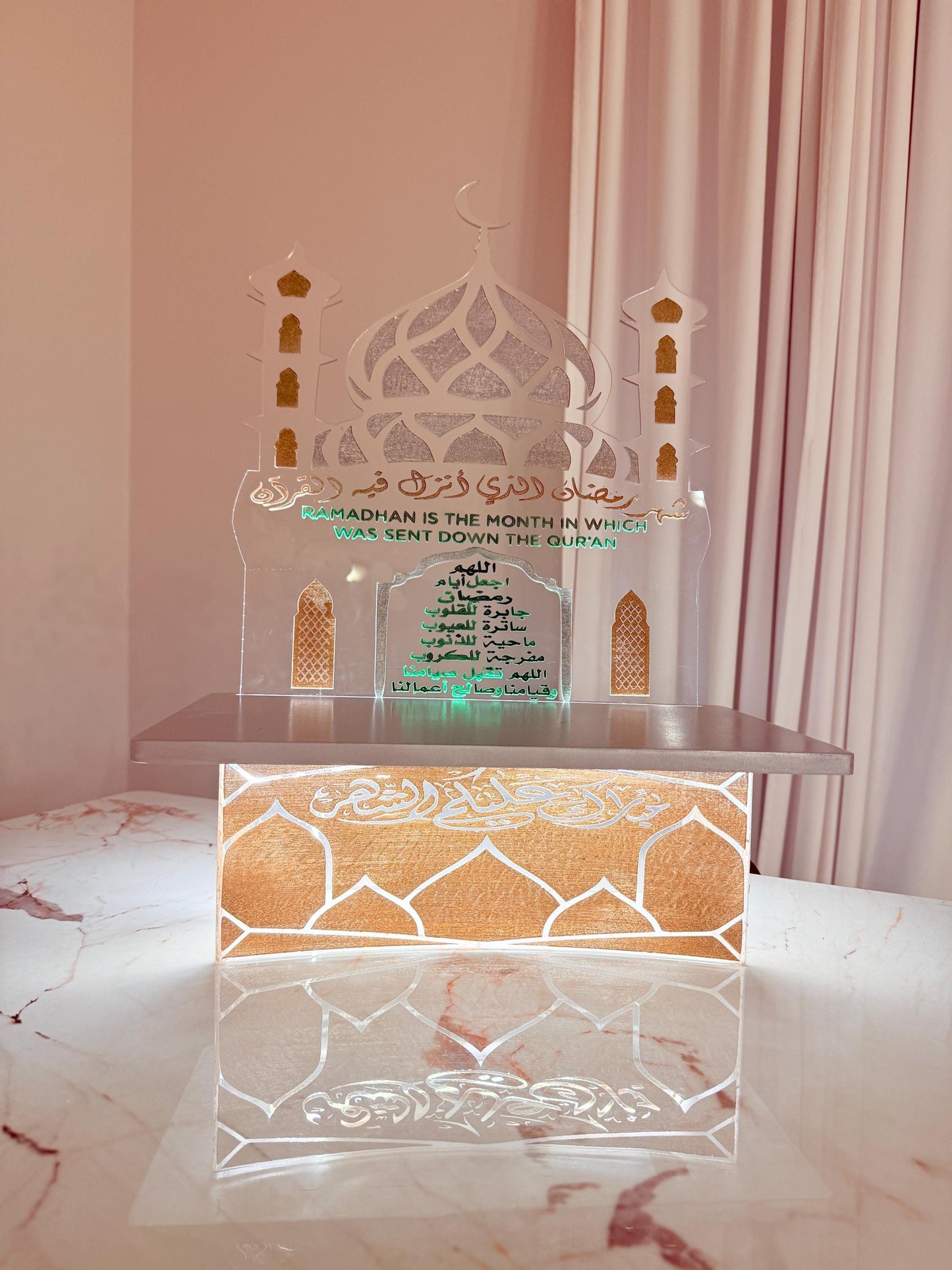 Ramadan Acrylic Decor with LED Lights & Wooden Serving Tray | Luxury Mihrab Design | Exclusive Ramadan Corner Decor