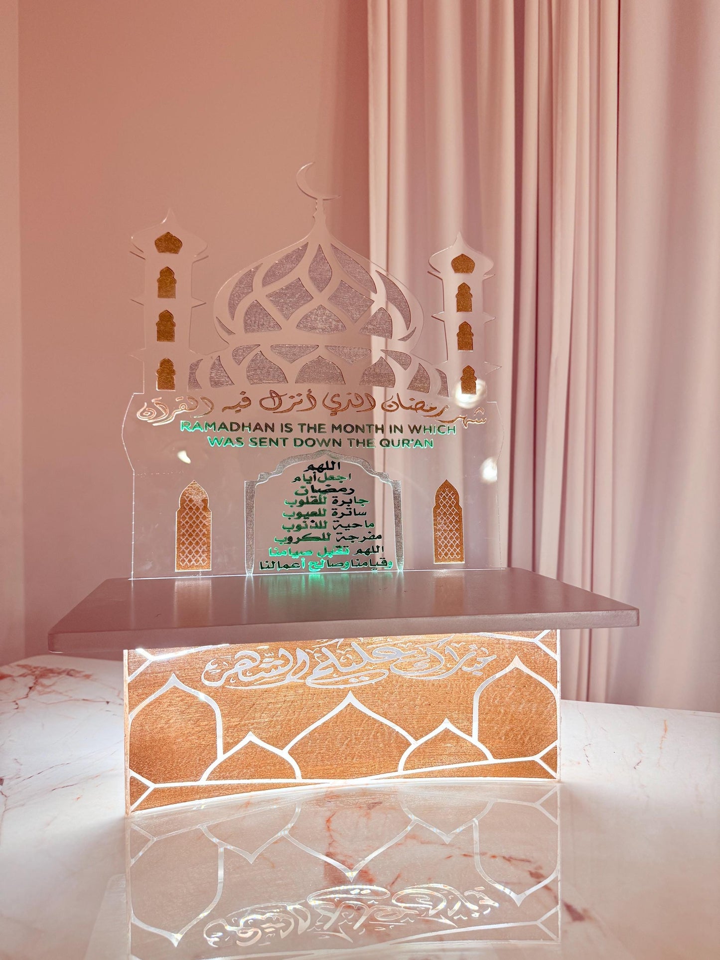 Ramadan Acrylic Decor with LED Lights & Wooden Serving Tray | Luxury Mihrab Design | Exclusive Ramadan Corner Decor